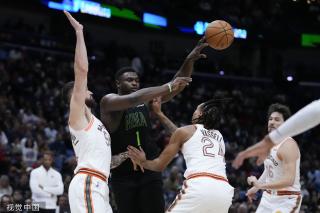 更凸显了马 更凸显了马